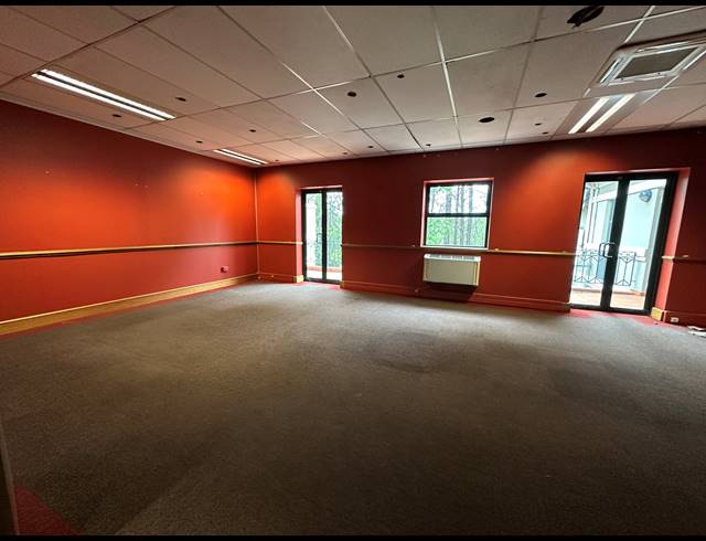 382.60M² OFFICE TO LET IN WOODMEAD